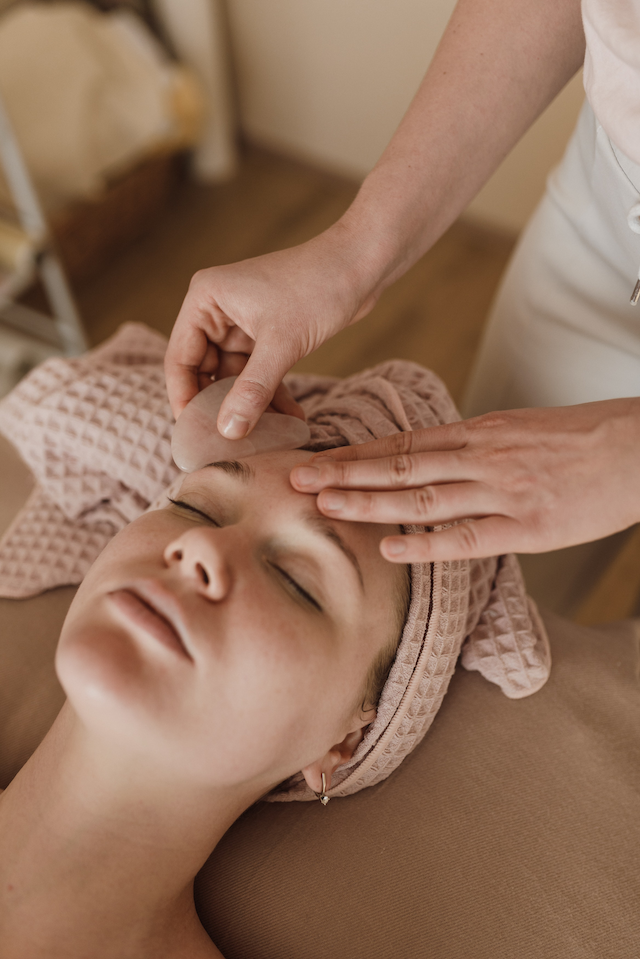 Китайський масаж Гуа Ша в Києві, троещина © VF-Massage Studio Китайський масаж Гуа Ша в Києві, троещина
