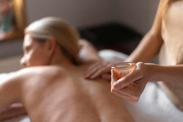 Вакуумний масаж у Києві, троещина © VF-Massage Studio Вакуумний масаж у Києві, троещина